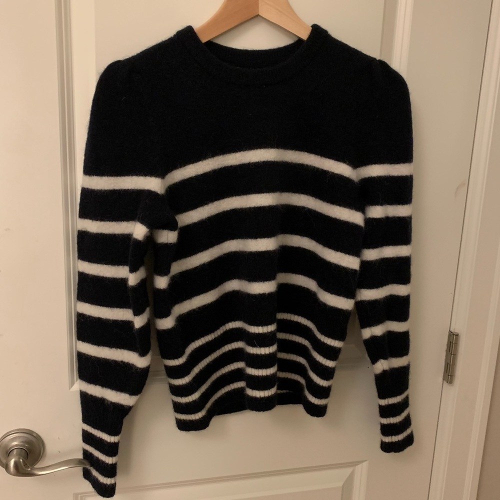Banana Republic navy and white striped knit sweater size small